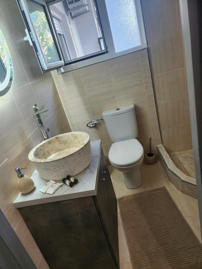 Small Luxury Apartment Анависос Екстериор снимка