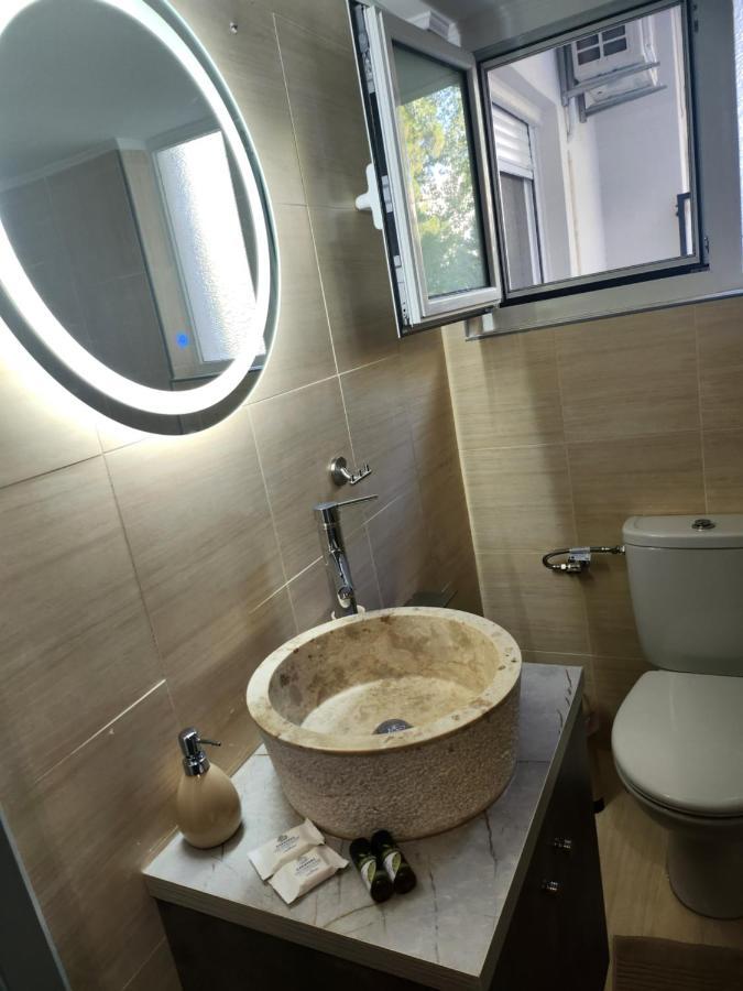 Small Luxury Apartment Анависос Екстериор снимка